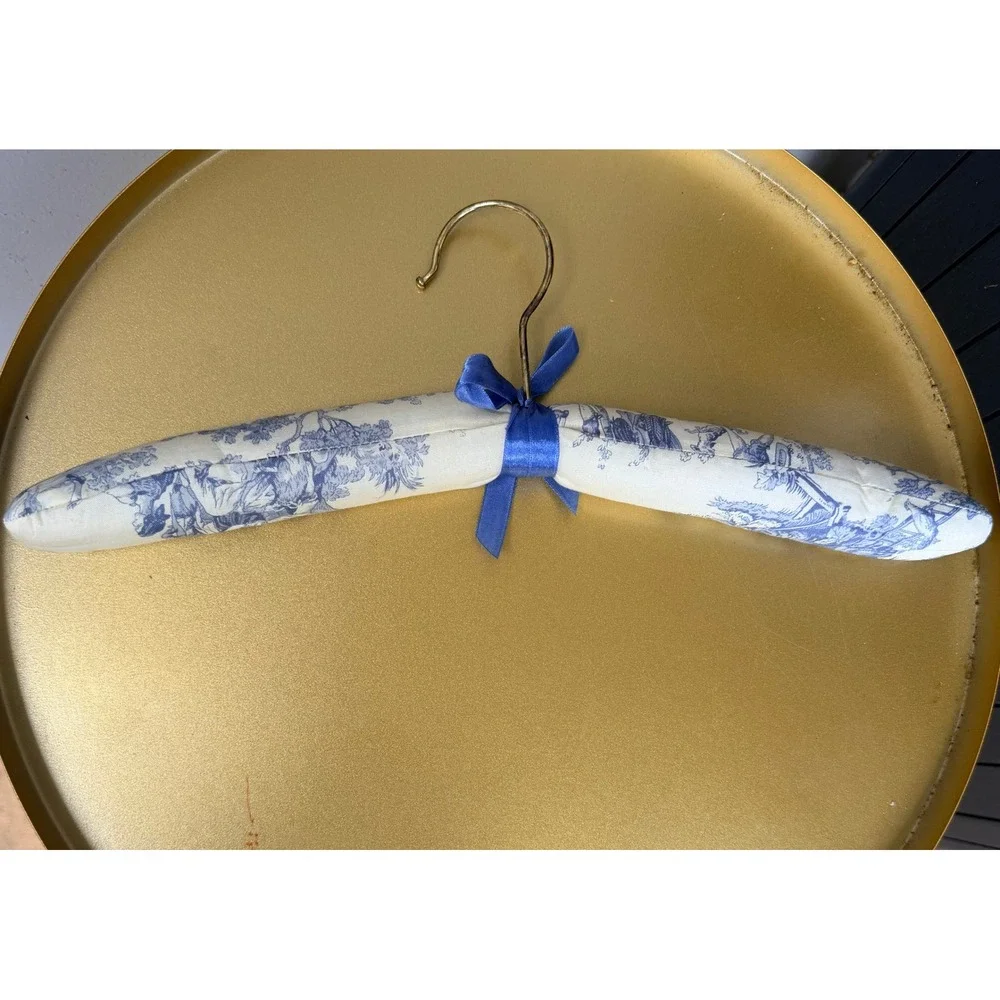 Vintage Style Blue Toile Padded Clothes‎ Hangers Set of 6 French Country Bows